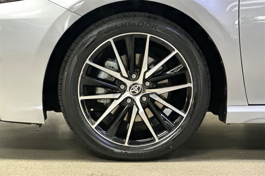 2024 Toyota Camry SE Image 10 of 27