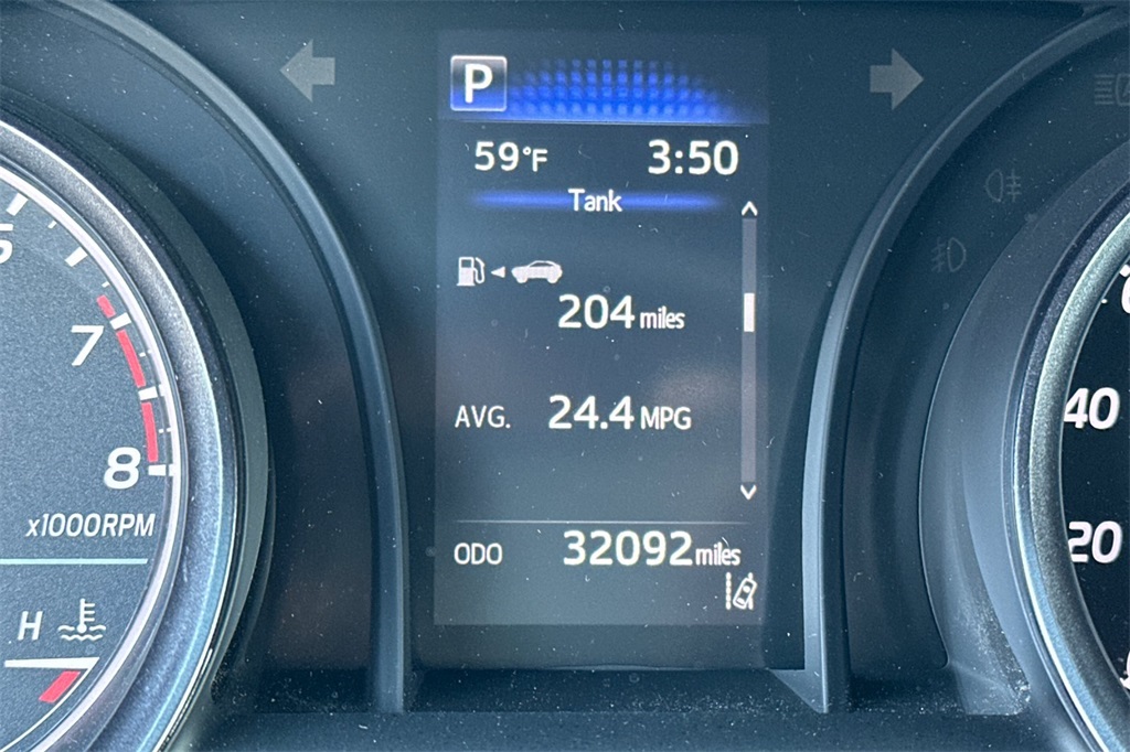 2024 Toyota Camry SE Image 18 of 27