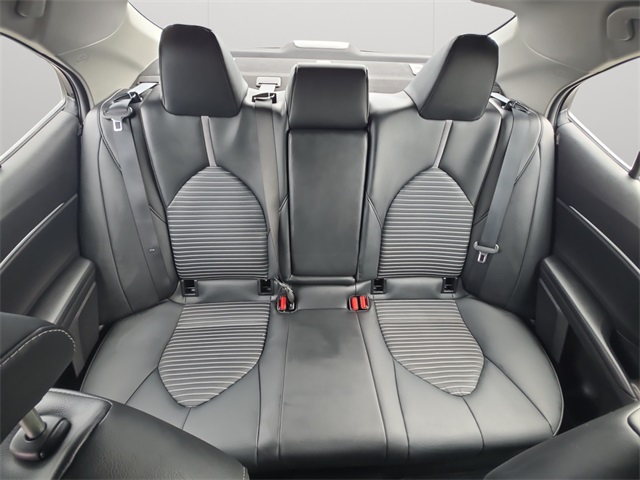 Vehicle image 13 of 31