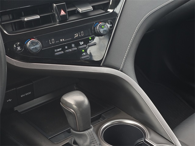 Vehicle image 21 of 31