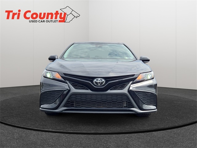 Vehicle image 2 of 31