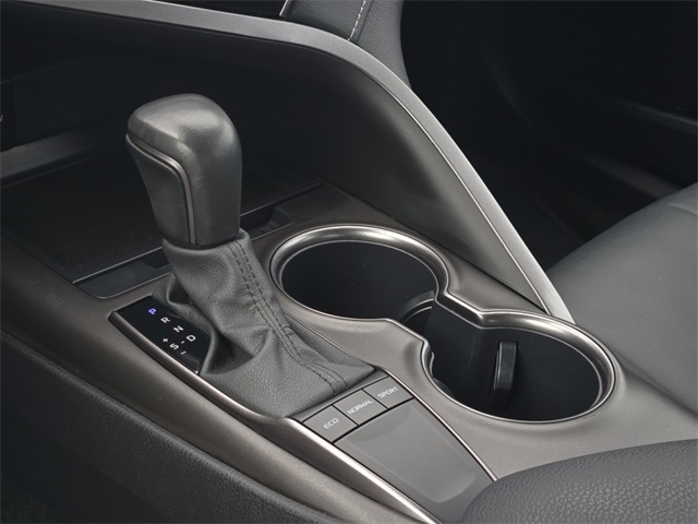 Vehicle image 22 of 31