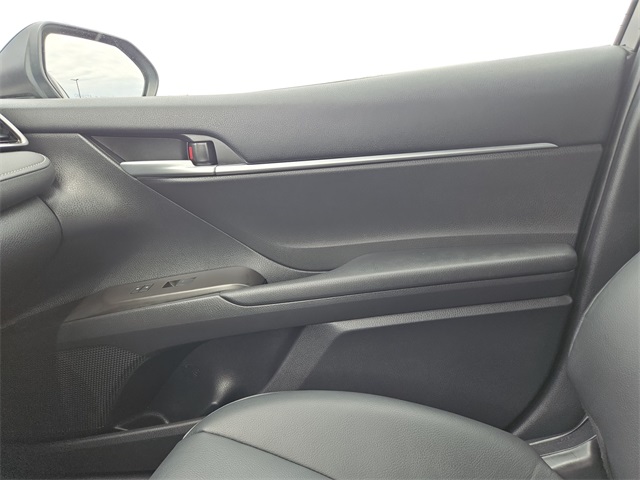 Vehicle image 18 of 31