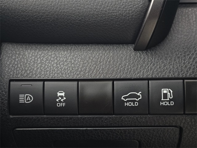 Vehicle image 26 of 31