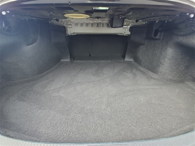 Vehicle image 9 of 31
