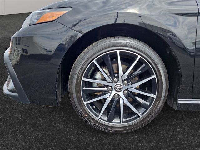 Vehicle image 10 of 31
