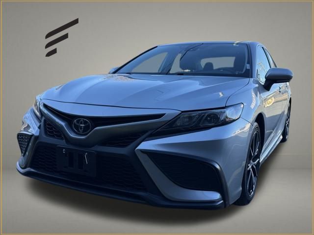 2024 Toyota Camry SE Image 2 of 34