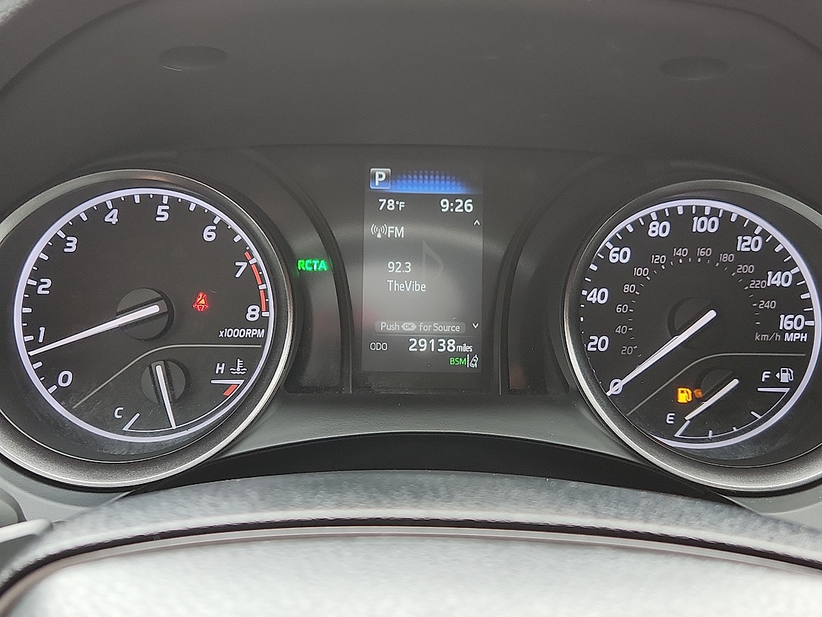 Vehicle image 9 of 12