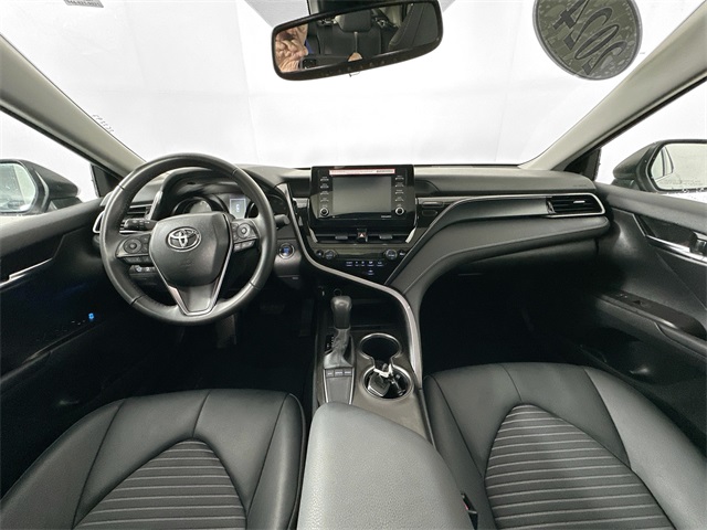 Vehicle image 9 of 38