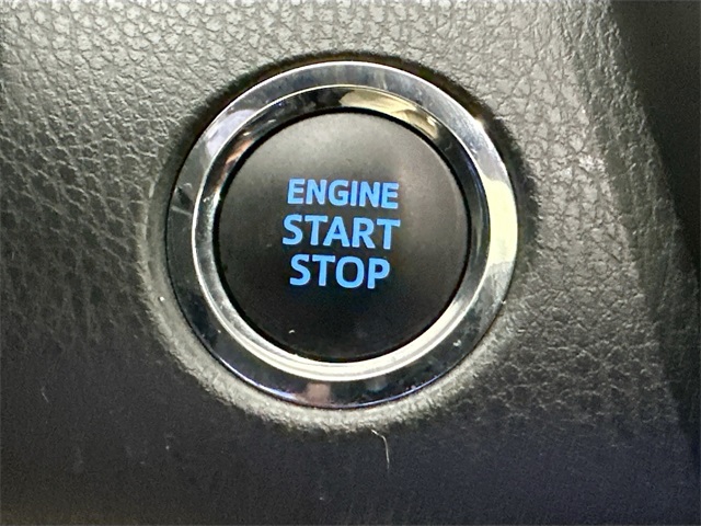 Vehicle image 22 of 38