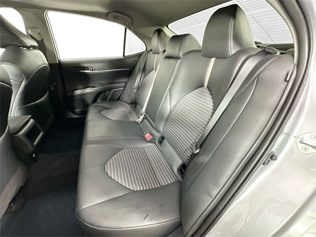 Vehicle image 25 of 38