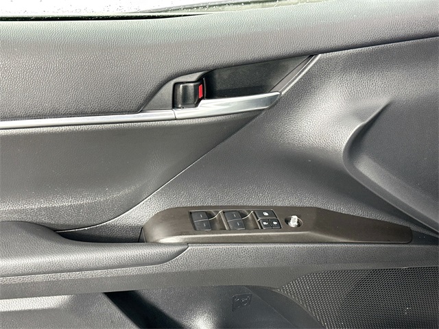 Vehicle image 24 of 38