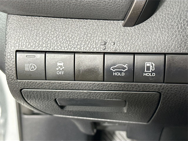 Vehicle image 23 of 38