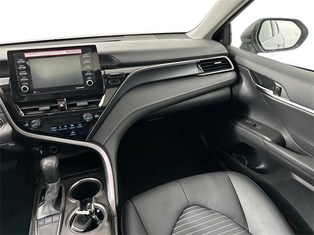 Vehicle image 26 of 38
