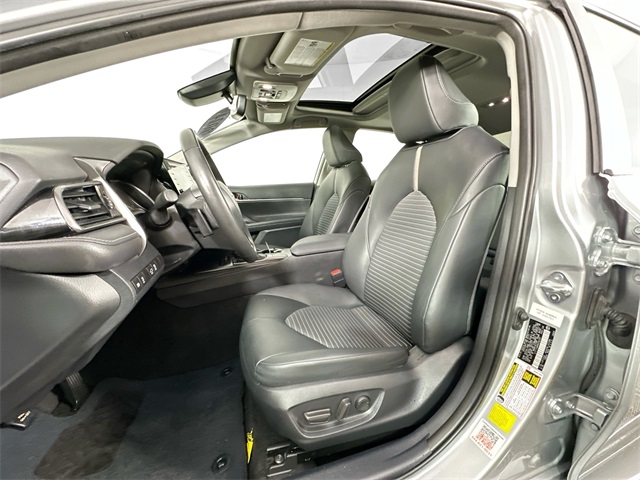 Vehicle image 10 of 38