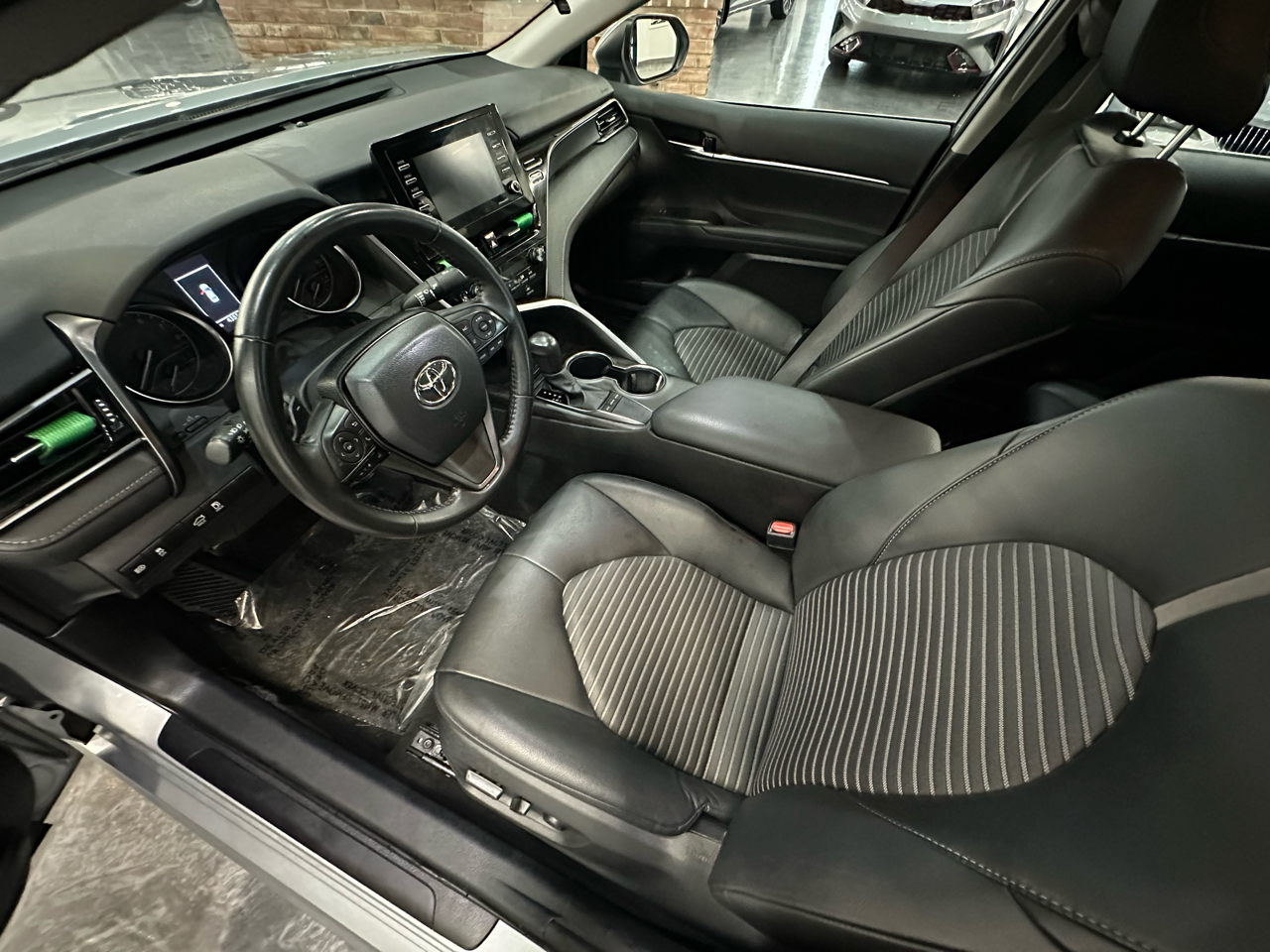 2024 Toyota Camry SE Image 14 of 24