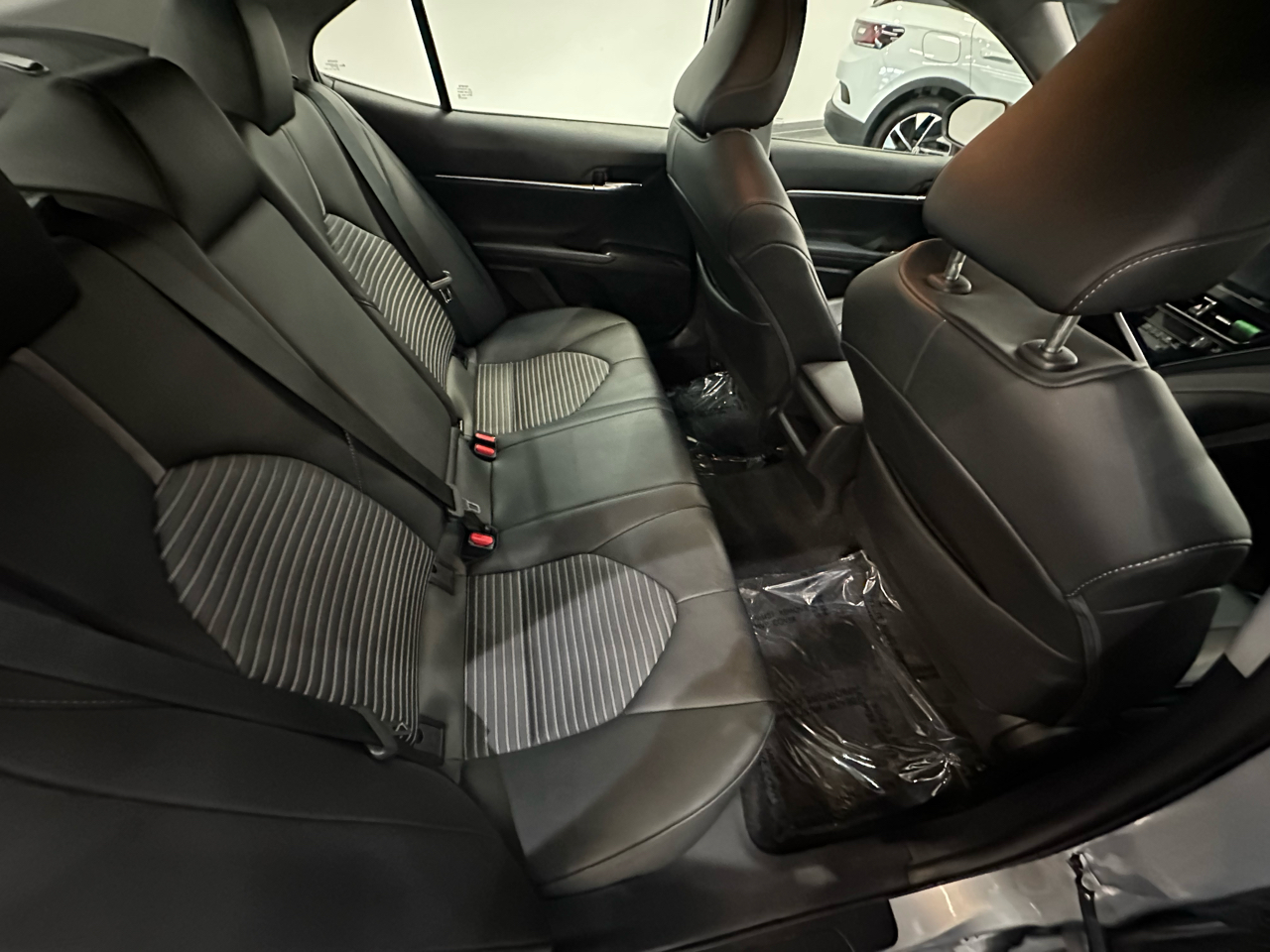 2024 Toyota Camry SE Image 11 of 24