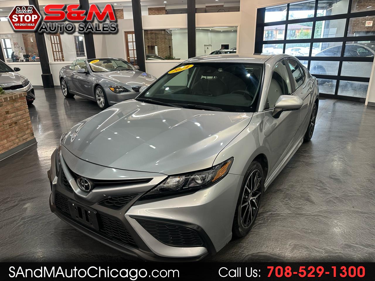 2024 Toyota Camry SE Image 2 of 24