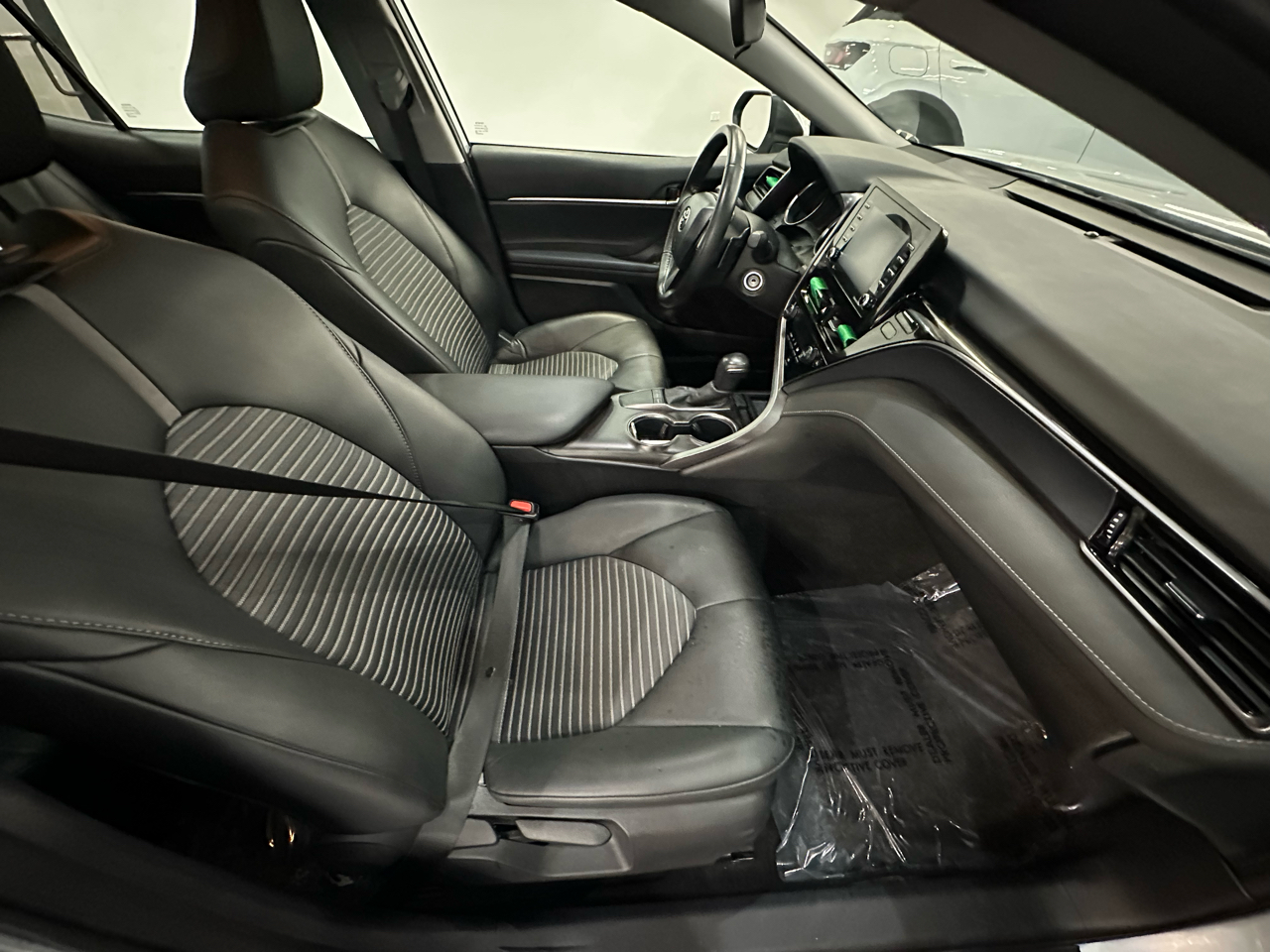 2024 Toyota Camry SE Image 13 of 24