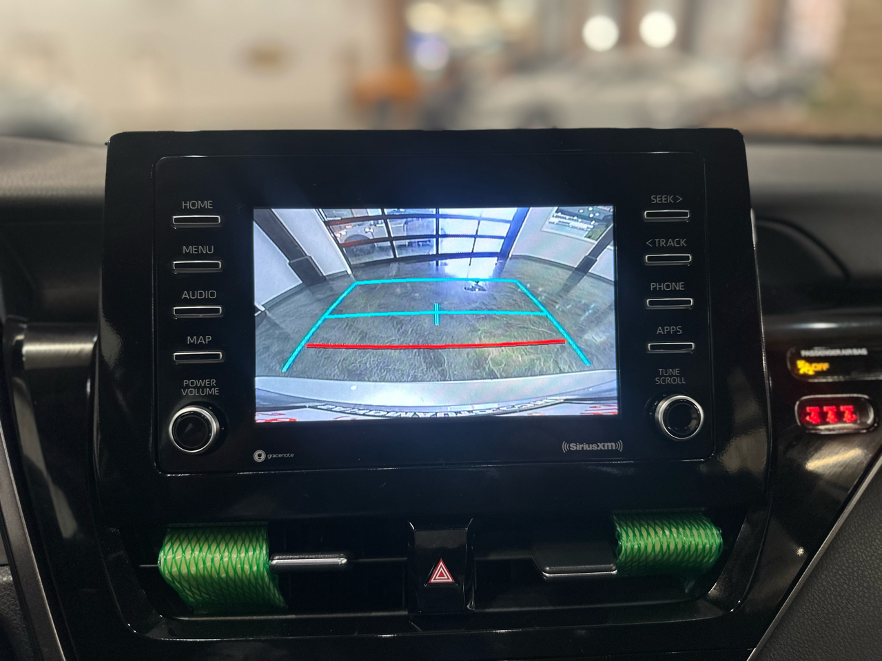 2024 Toyota Camry SE Image 17 of 24