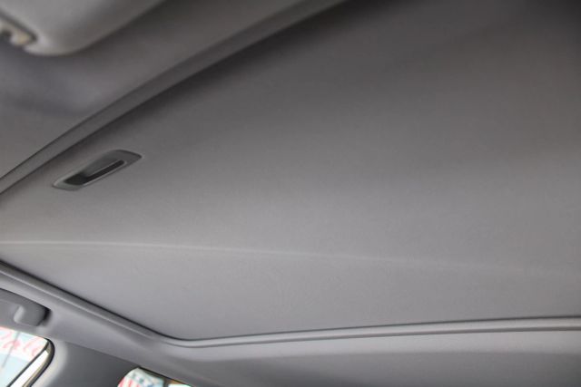 Vehicle image 18 of 38