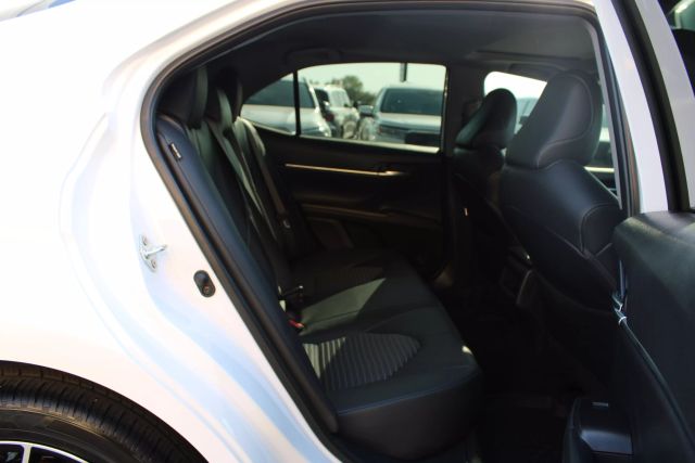 Vehicle image 27 of 38