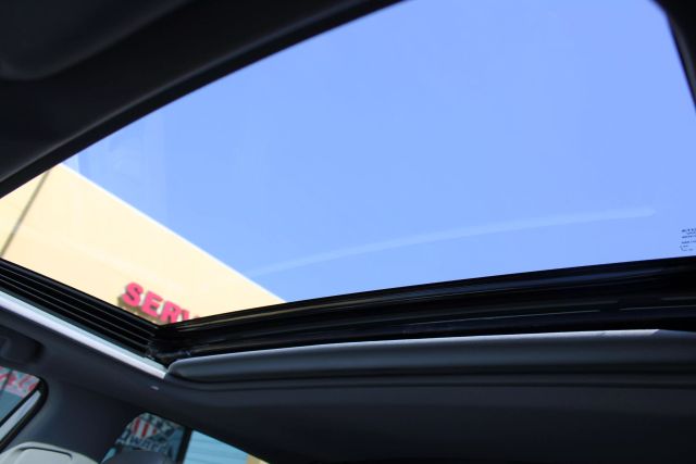 Vehicle image 19 of 38