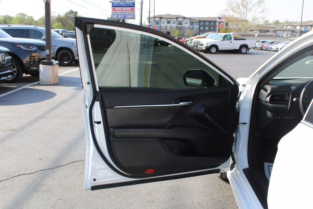 Vehicle image 7 of 38