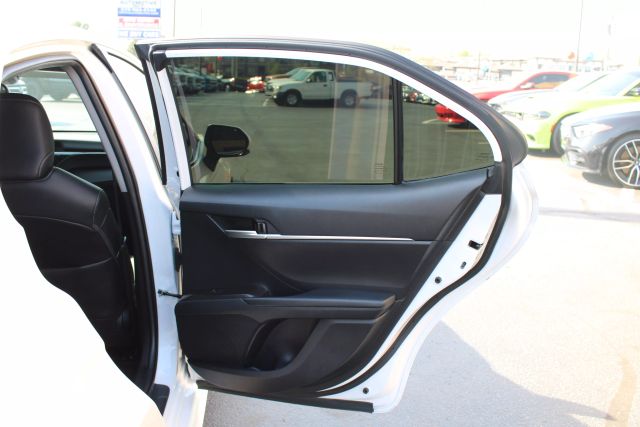 Vehicle image 26 of 38