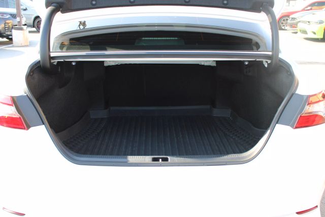 Vehicle image 31 of 38