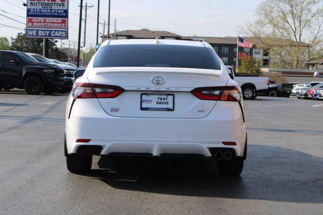 Vehicle image 5 of 38