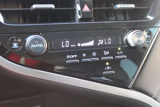 Vehicle image 14 of 38