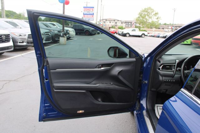 Vehicle image 7 of 41