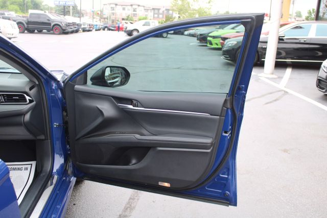 Vehicle image 31 of 41