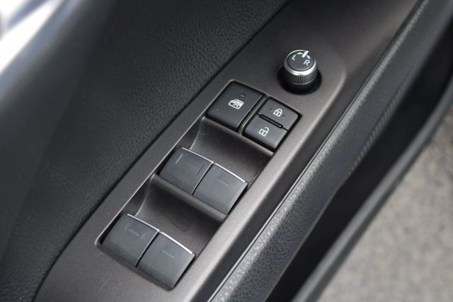 Vehicle image 8 of 41
