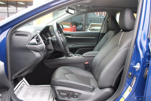 Vehicle image 9 of 41