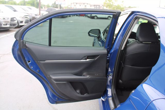 Vehicle image 27 of 41