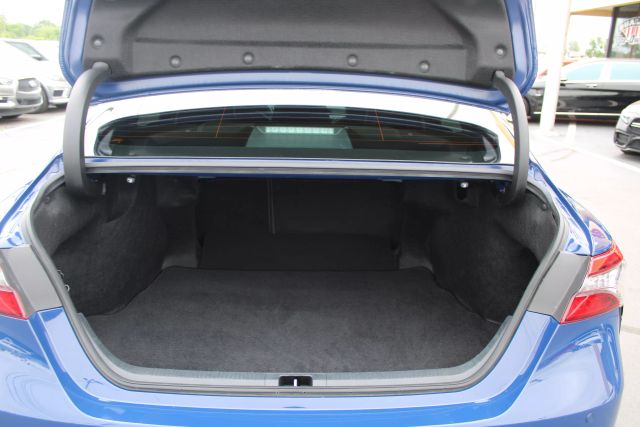 Vehicle image 34 of 41