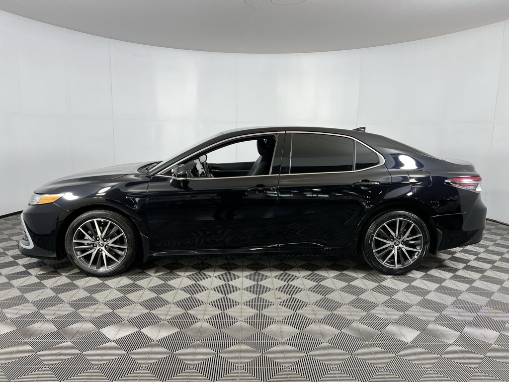 Vehicle image 2 of 50
