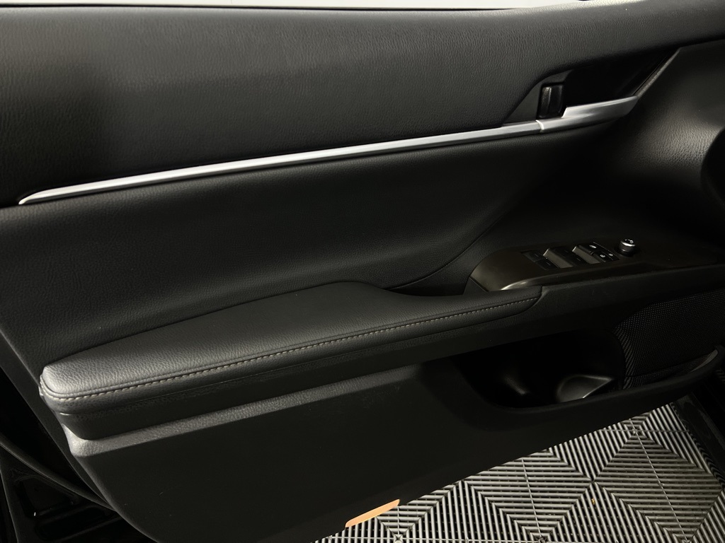 Vehicle image 26 of 50