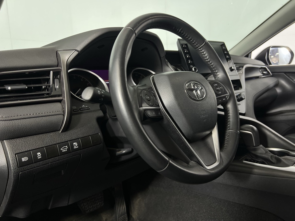 Vehicle image 22 of 50