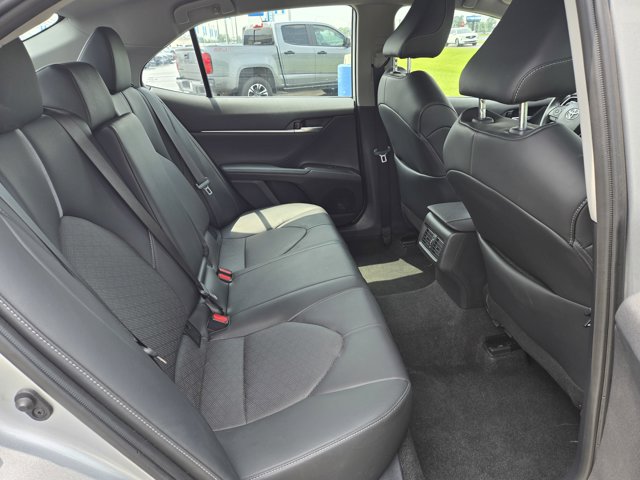 Vehicle image 13 of 14