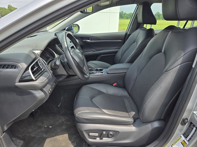 Vehicle image 10 of 14