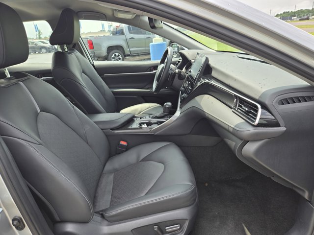 Vehicle image 12 of 14