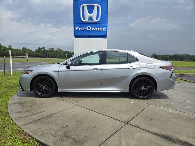 Vehicle image 9 of 14