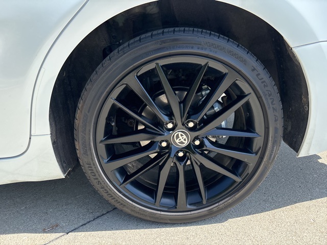 Vehicle image 12 of 33
