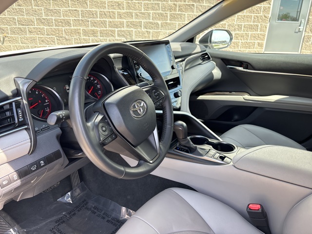 Vehicle image 18 of 33