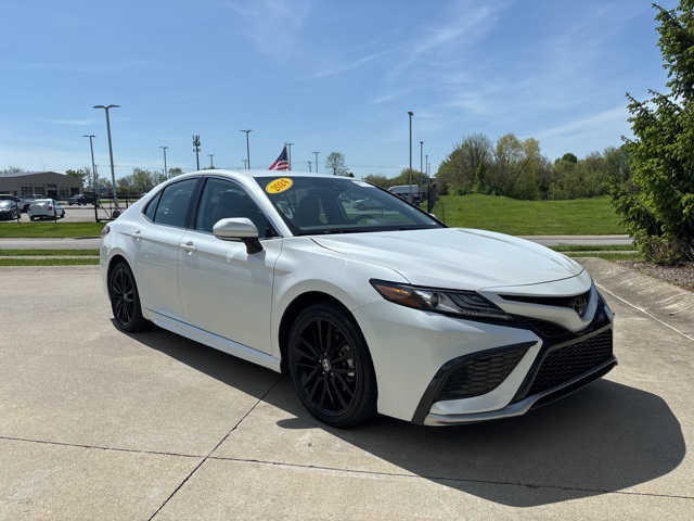 Vehicle image 6 of 33