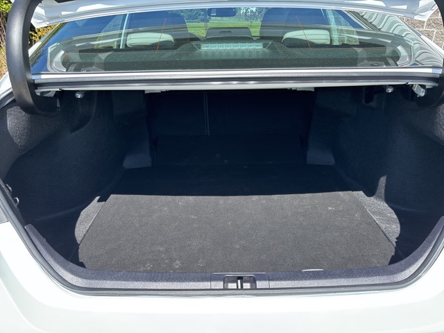 Vehicle image 13 of 33