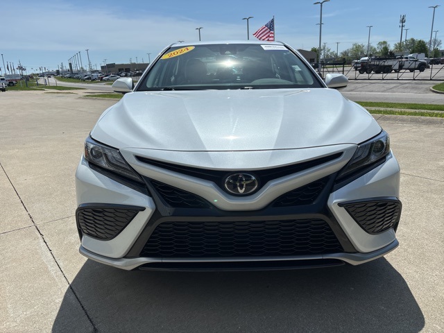 Vehicle image 4 of 33